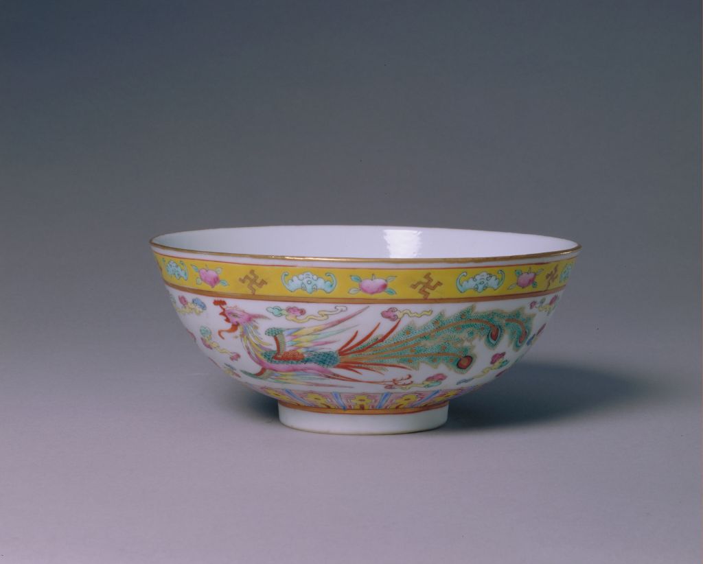 图片[1]-Powder colored bowl with dragon and phoenix patterns-China Archive